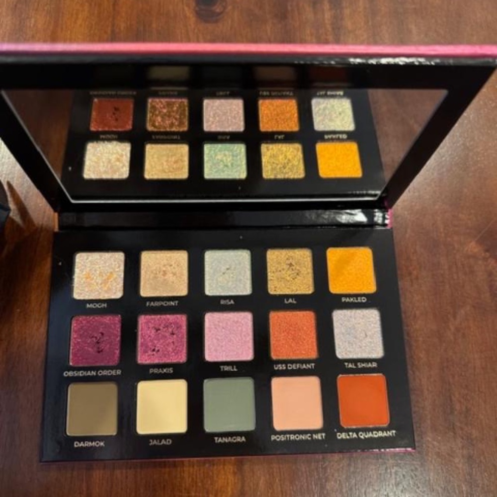 Adept Cosmetics Samarian Sunset Eyeshadow Palette